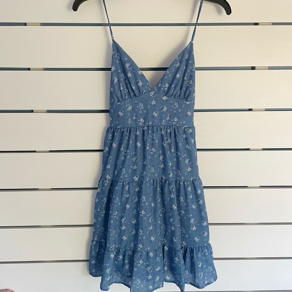 NWT small blue floral mini dress with tie bow in the back - Picture 5 of 11